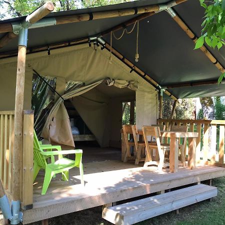 فندق Camping Le Mondou Saint-Julien-de-Lampon المظهر الخارجي الصورة