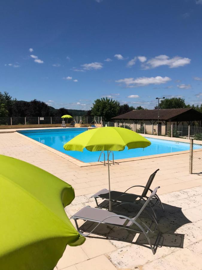 فندق Camping Le Mondou Saint-Julien-de-Lampon المظهر الخارجي الصورة
