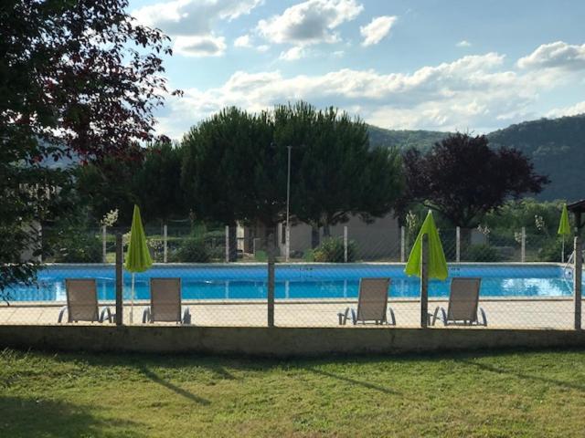 فندق Camping Le Mondou Saint-Julien-de-Lampon المظهر الخارجي الصورة